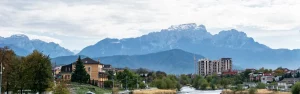 agence immobilière Grenoble montagne skyline
