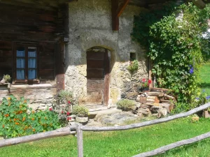 maison campagne pierre jardin campagne française