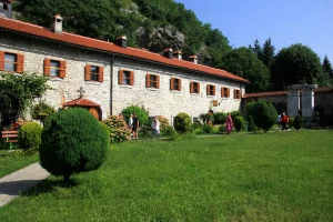 maison tarn occitanie location jardin