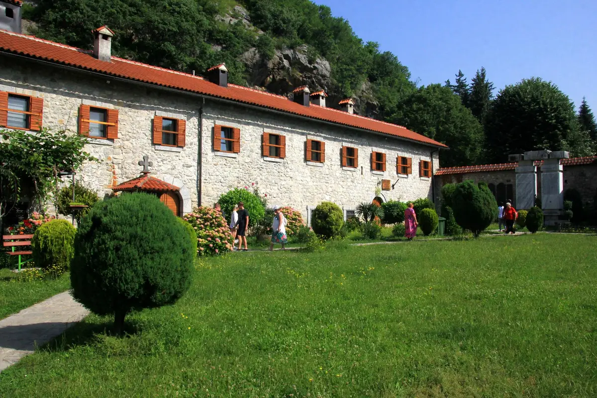 maison tarn occitanie location jardin