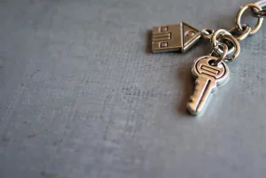 Aubagne apartment keys